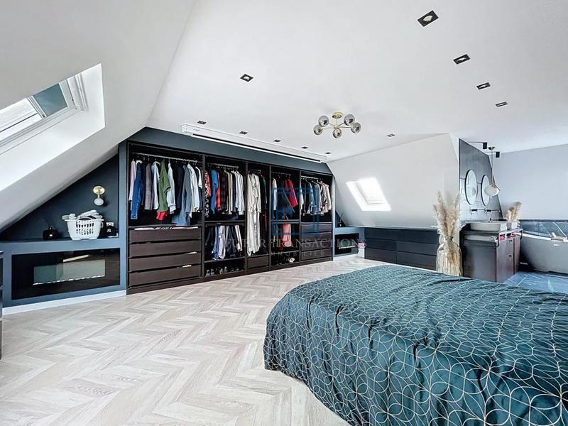 Maison - 157 m² - 7 pièces