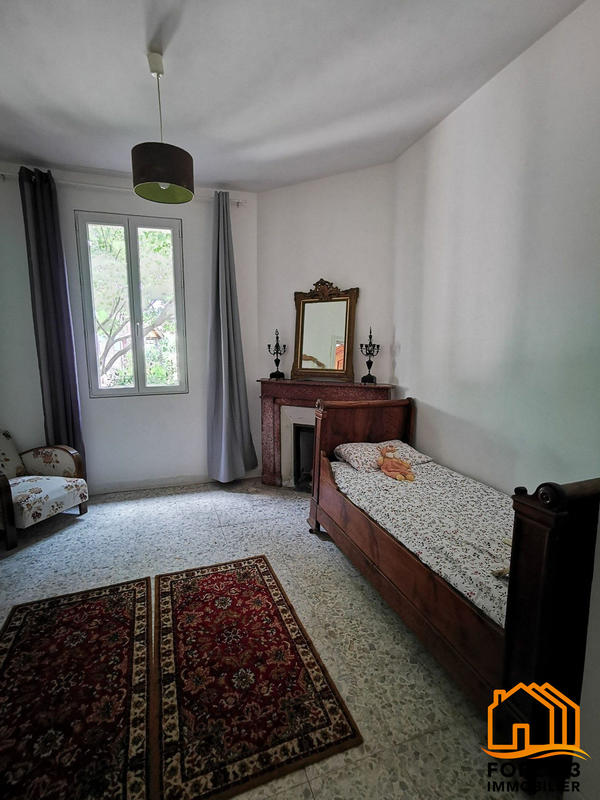 Maison - 250 m² - 11 pièces