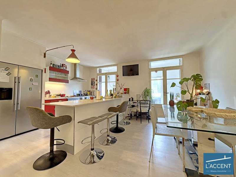 Fonds de commerce - 604 m²