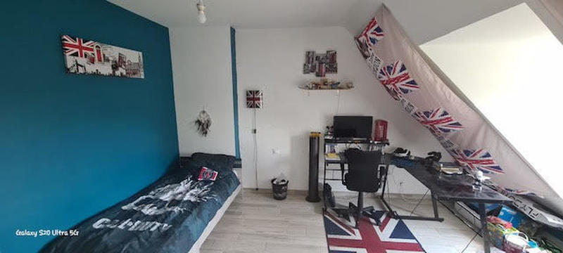 Maison - 210 m² - 6 pièces