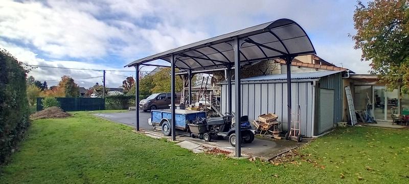 Maison traditionnelle - 227 m² - 7 pièces