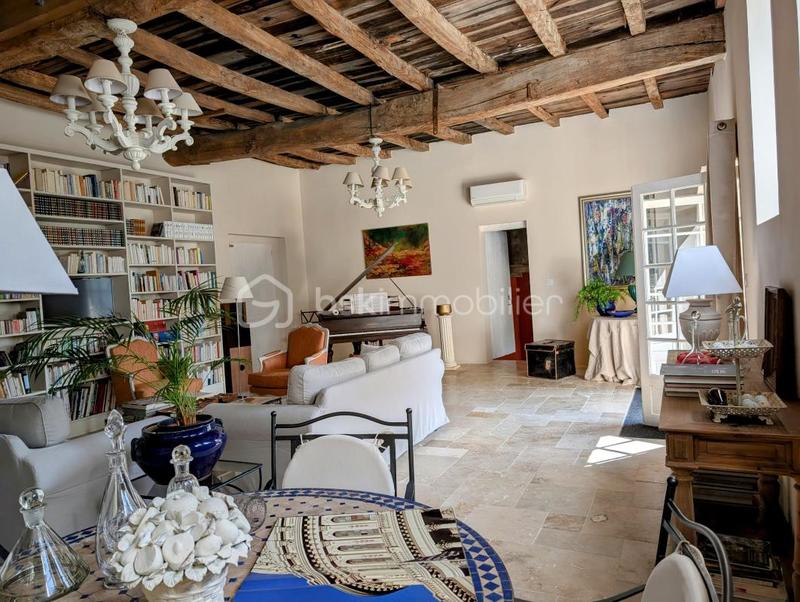 Maison - 296 m² - 9 pièces