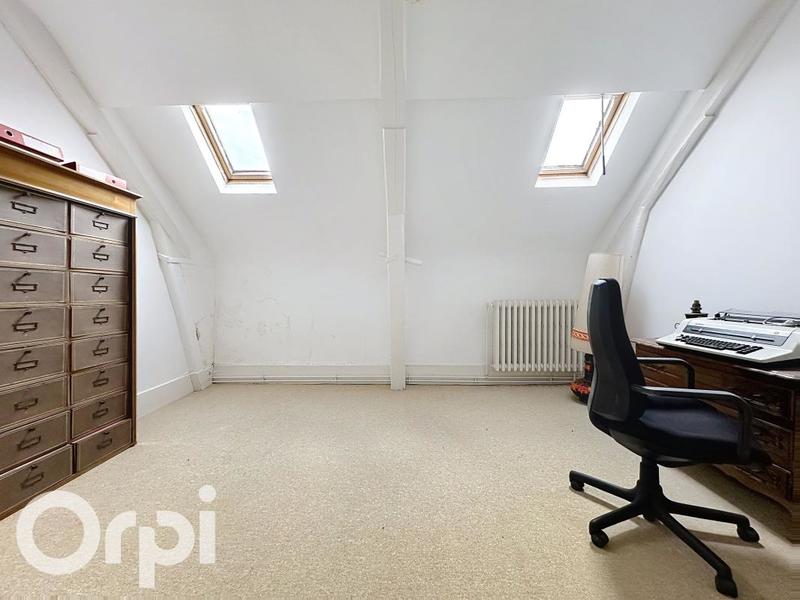 Maison - 246 m² - 7 pièces