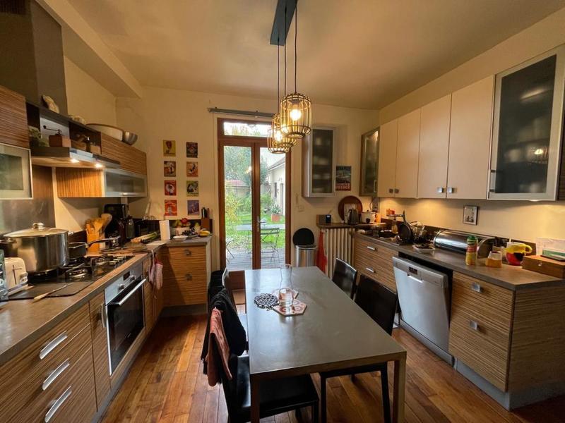 Immeuble - 130 m² - 6 pièces