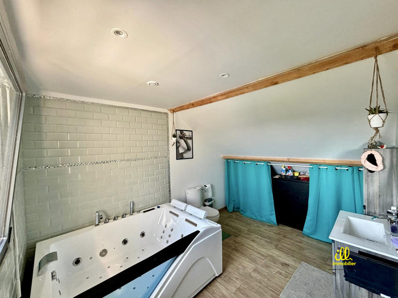 Maison - 179 m² - 7 pièces