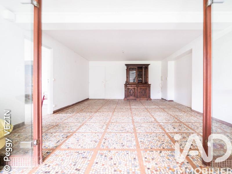 Maison - 235 m² - 10 pièces