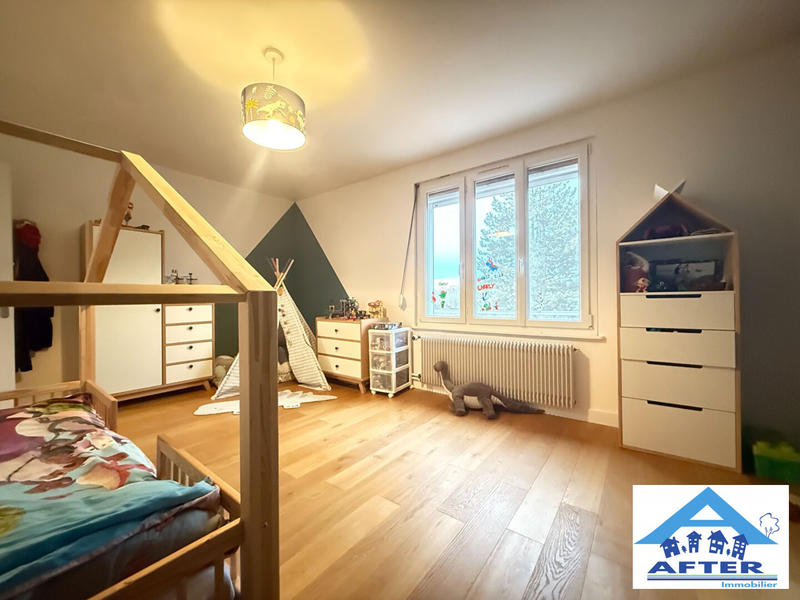 Maison - 187 m² - 9 pièces