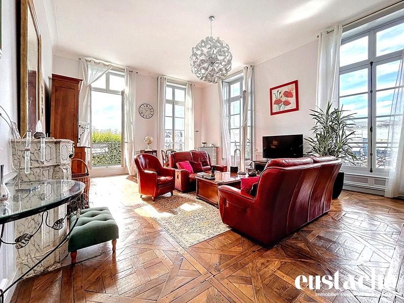 Appartement - 140 m² - 4 pièces