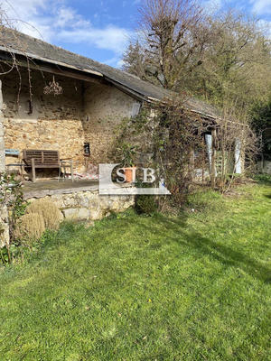 Maison - 228 m² - 7 pièces