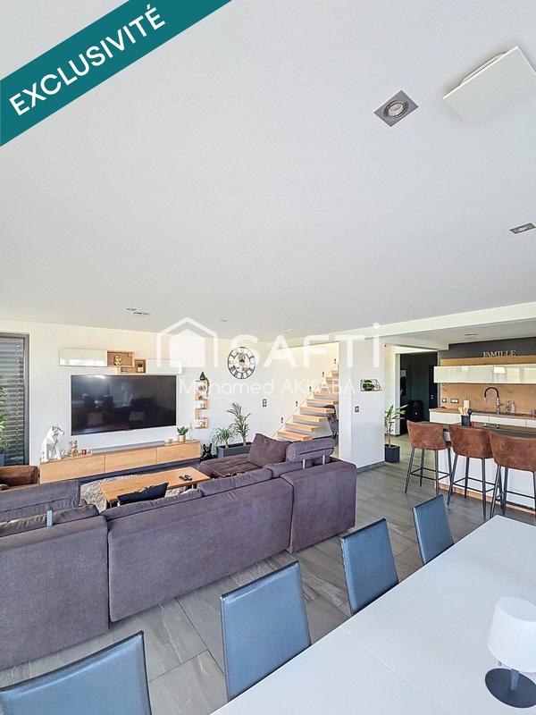 Maison - 260 m² - 9 pièces