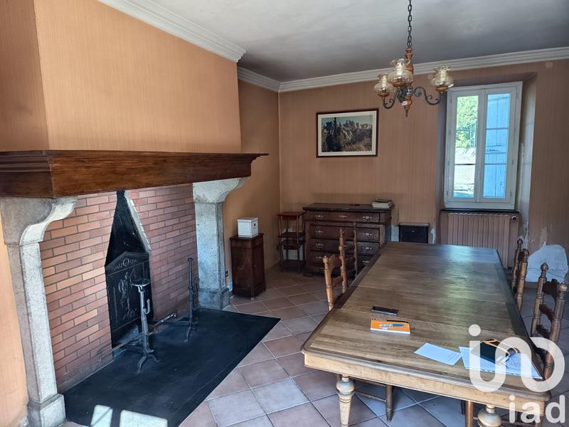 Maison - 202 m² - 7 pièces