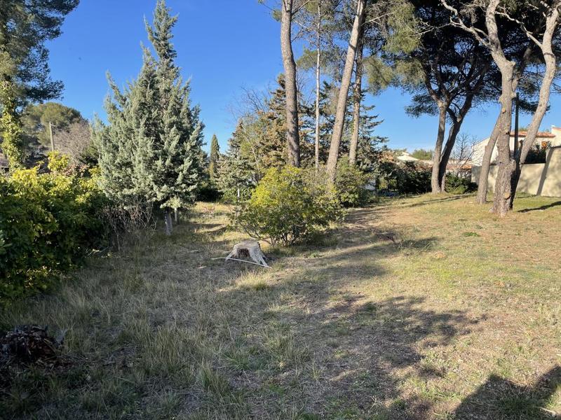 Terrain constructible - 614 m²