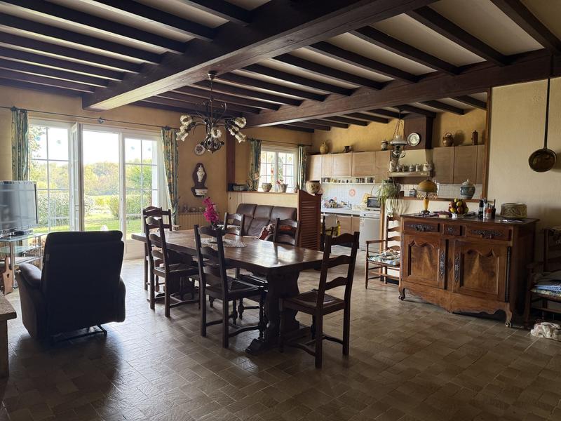 Maison - 338 m² - 11 pièces