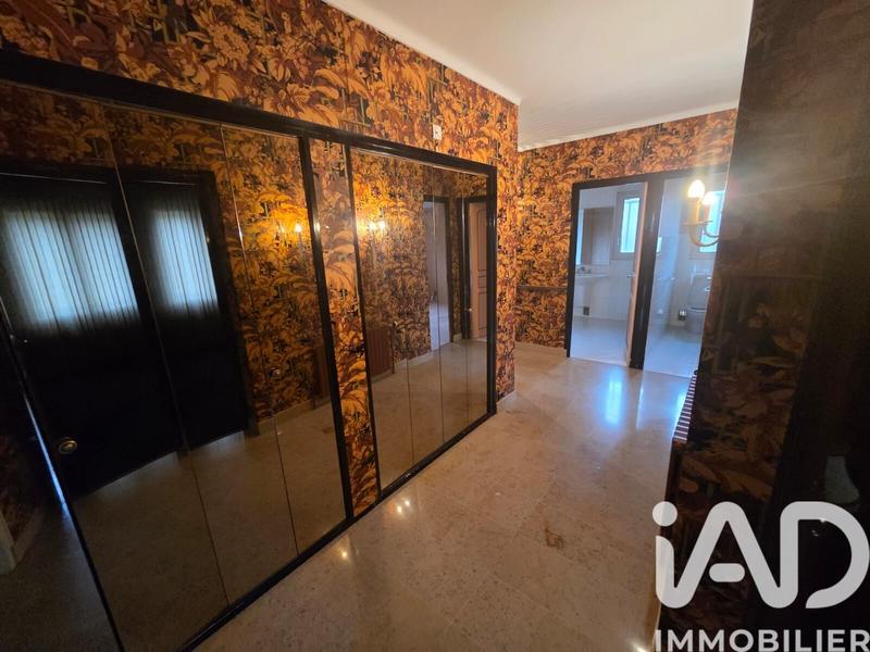 Maison - 209 m² - 7 pièces