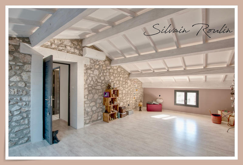 Maison - 282 m² - 8 pièces