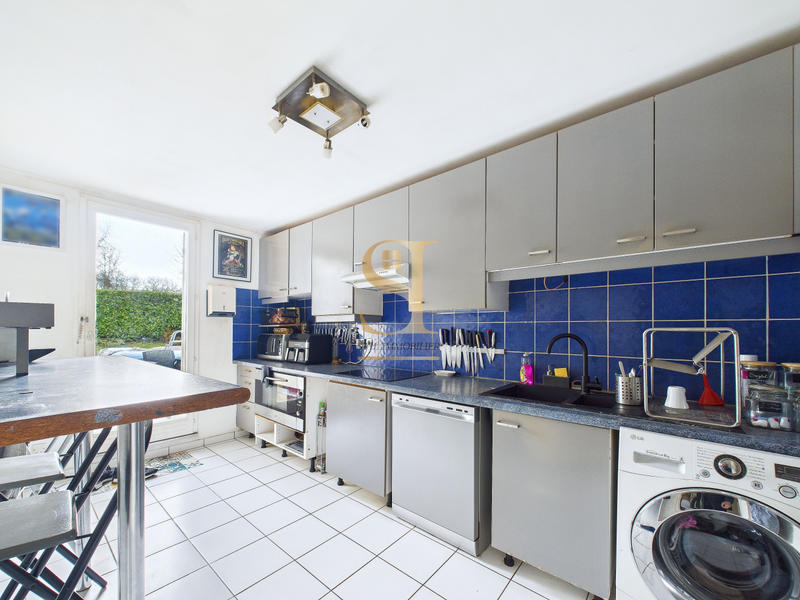 Maison - 95 m² - 5 pièces