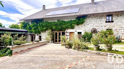 Maison - 300 m² - 5 pièces