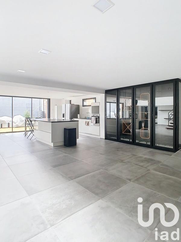 Maison - 258 m² - 7 pièces