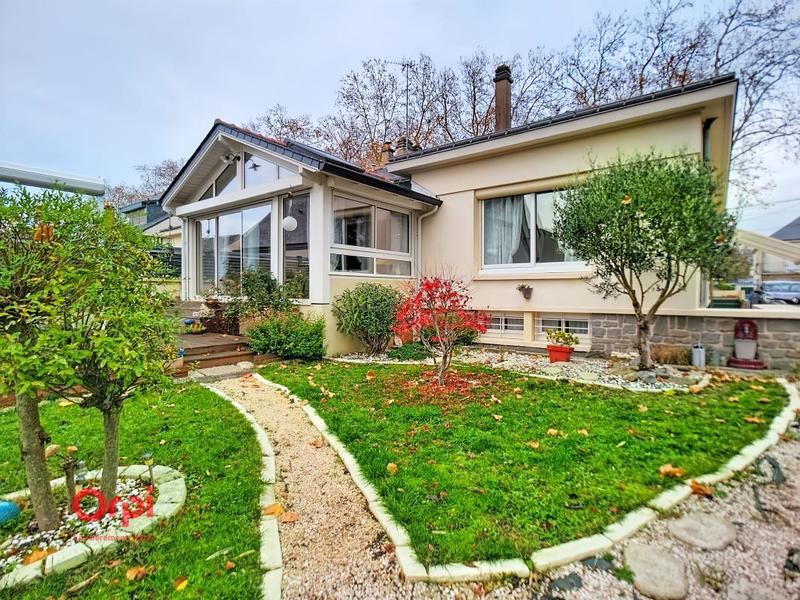 Maison - 180 m² - 6 pièces