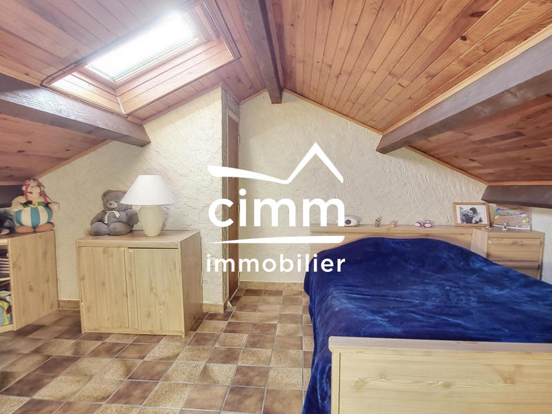 Maison - 215 m² - 7 pièces