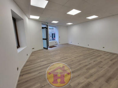 Local commercial - 82 m² - 2 pièces