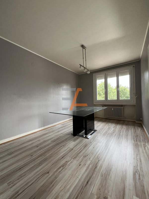 Appartement - 84 m² - 4 pièces