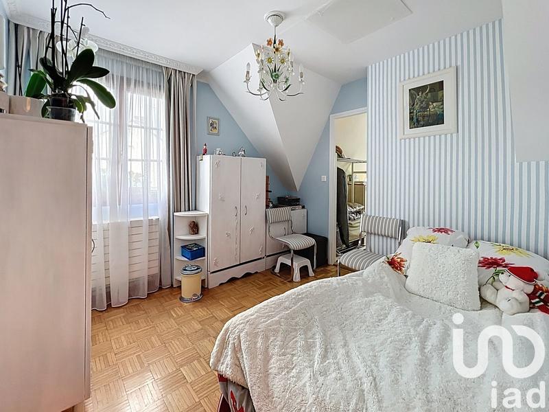 Maison - 121 m² - 7 pièces