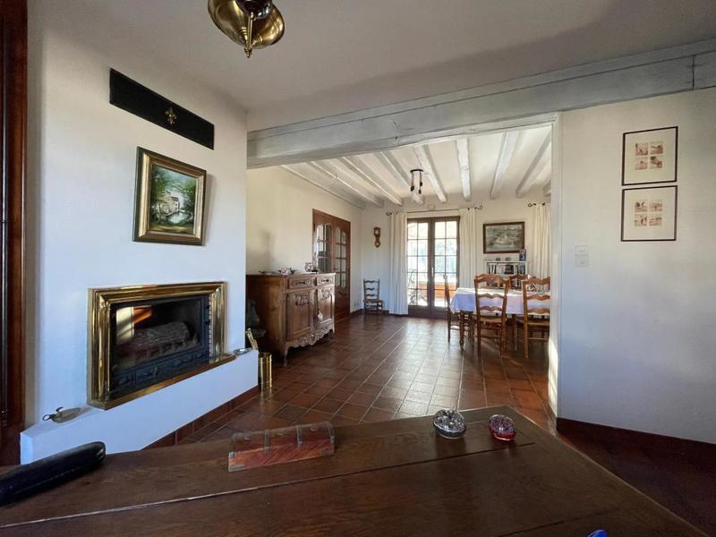 Maison - 205 m² - 7 pièces