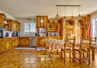 Maison - 227 m² - 7 pièces