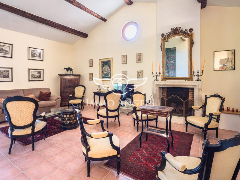 Mas - 268 m² - 9 pièces