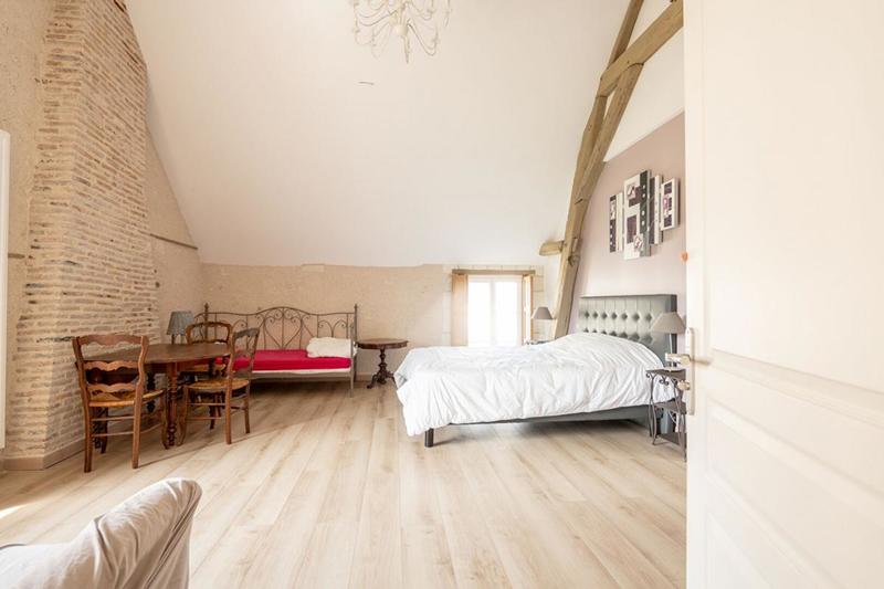 Maison - 407 m² - 11 pièces