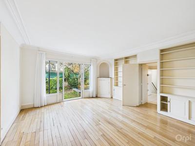 Demeure - 400 m² - 12 pièces