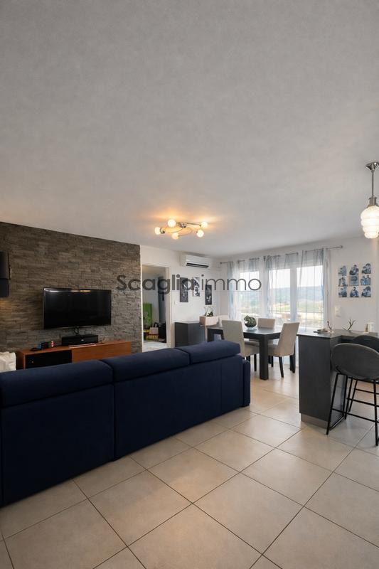 Appartement - 79 m² - 4 pièces