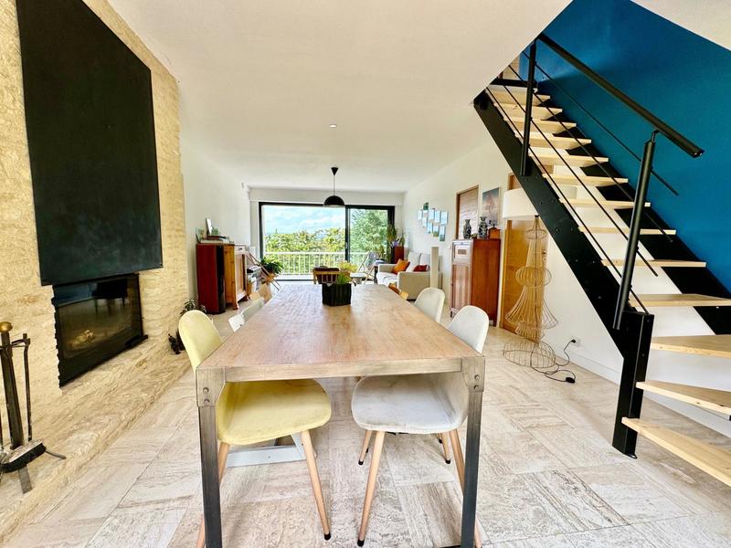 Maison - 200 m² - 7 pièces