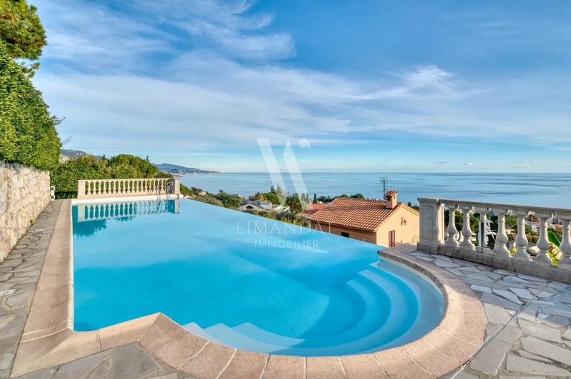 Appartement - 111 m² - 4 pièces