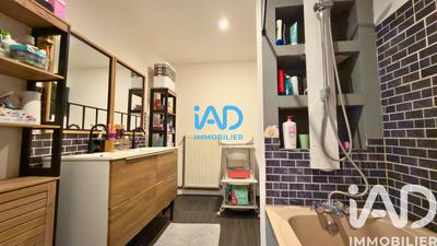 Maison - 235 m² - 5 pièces