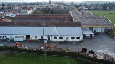 Local d'activité / Entrepôt - 6 360 m² - 15 pièces