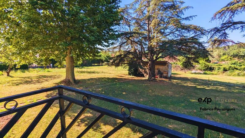 Maison - 280 m² - 9 pièces