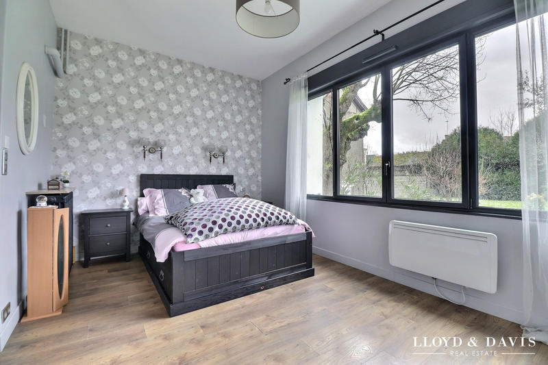 Maison - 455 m² - 13 pièces