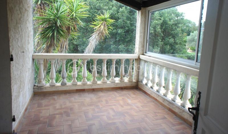 Demeure - 410 m² - 14 pièces