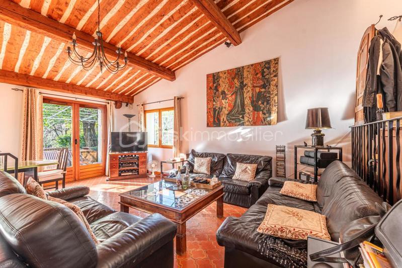 Demeure - 246 m² - 7 pièces