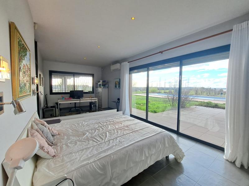 Maison - 305 m² - 6 pièces