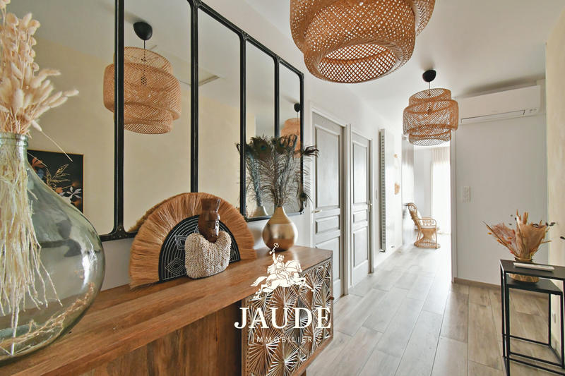 Maison - 236 m² - 9 pièces