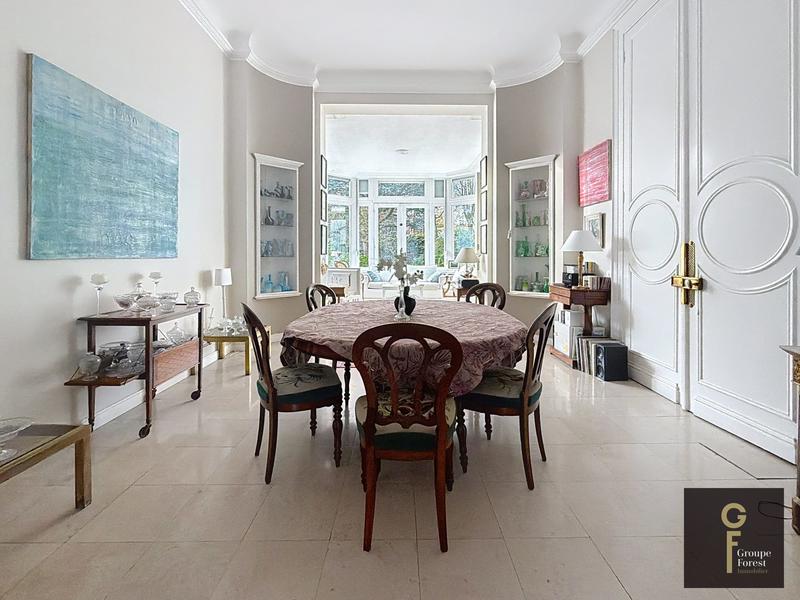 Maison - 306 m² - 10 pièces