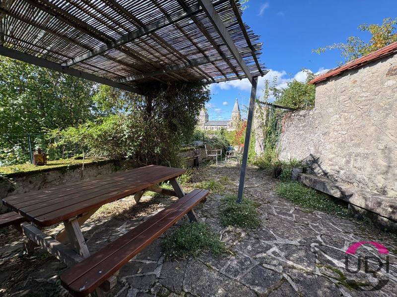 Maison - 235 m² - 8 pièces