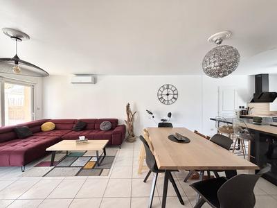 Maison - 96 m² - 4 pièces