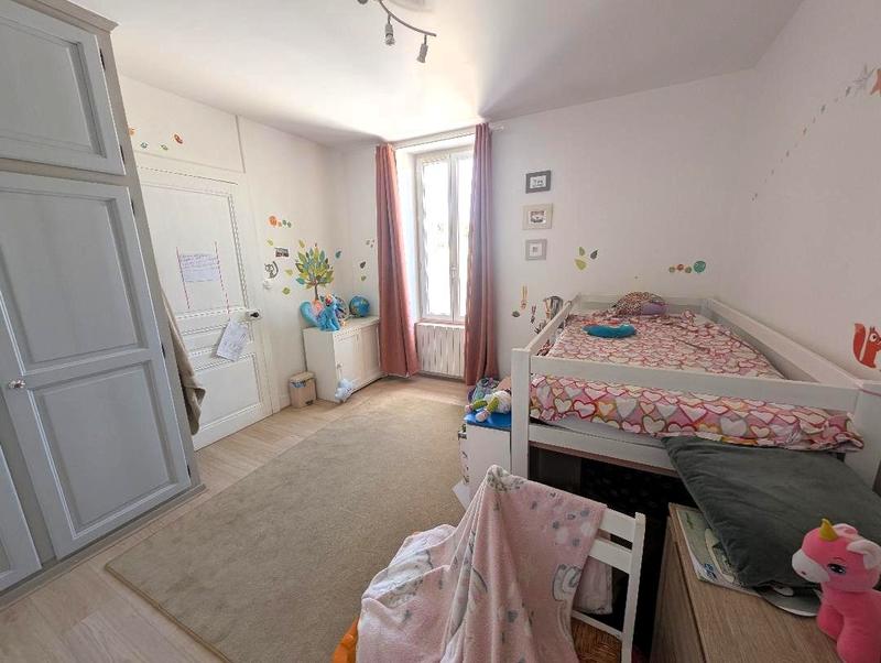 Maison traditionnelle - 179 m² - 8 pièces