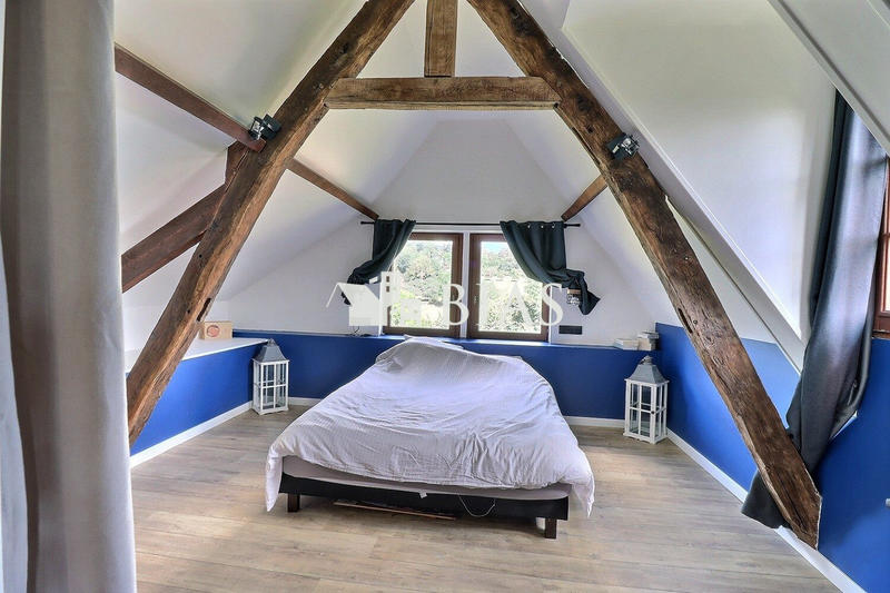 Maison traditionnelle - 150 m² - 6 pièces