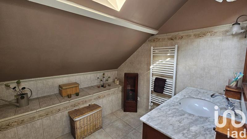 Maison - 226 m² - 7 pièces