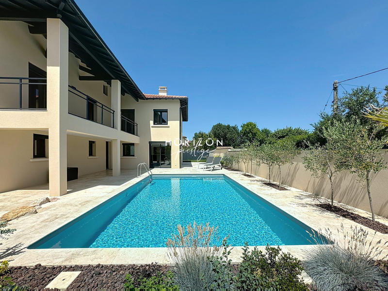 Maison ancienne - 200 m² - 7 pièces